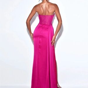 Elegant Pink Strapless Evening Gown